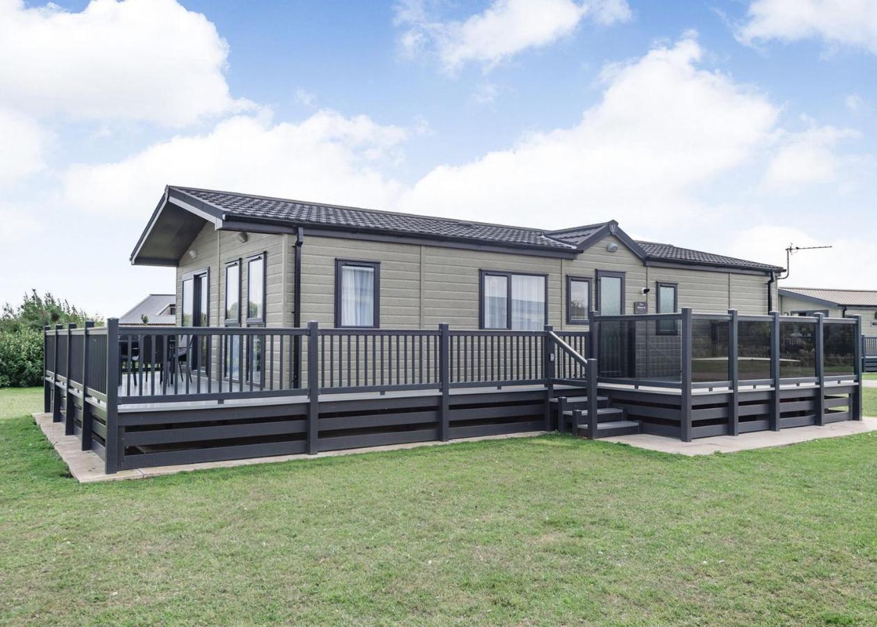 Home Farm Park Lakeside Retreat Burgh le Marsh Oda fotoğraf