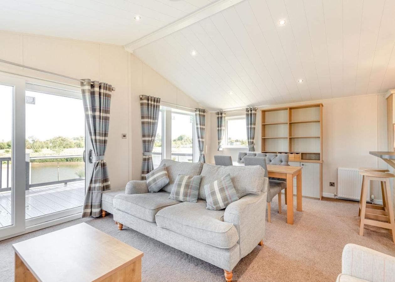 Home Farm Park Lakeside Retreat Burgh le Marsh Oda fotoğraf